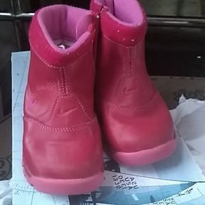 Girls boots